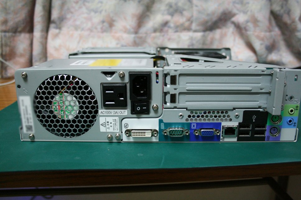 D750/AX背面